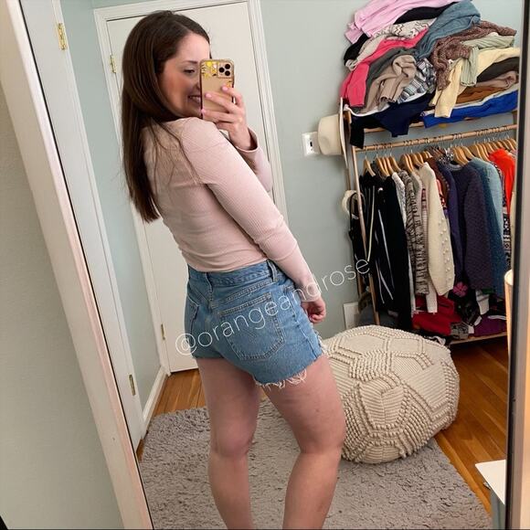 Levi’s Premium Light Wash Distressed Short Denim Jean Shorts 29 Cotton - Picture 5 of 9